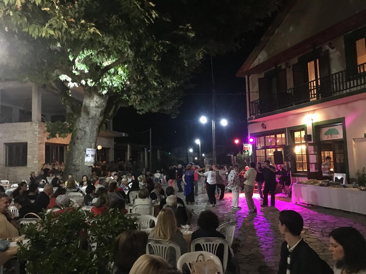 Helidona Ξενοδοχείο Mikrón Khoríon Εξωτερικό φωτογραφία